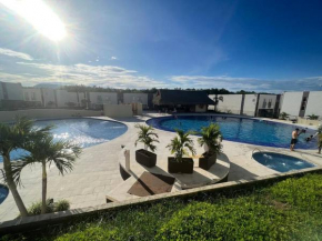 Hermosa casa muy equipada en condominio